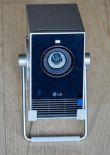 LG CineBeam Qube HU710PB Beam Projektor / RGB Laser 4K UHD 500 ANSI