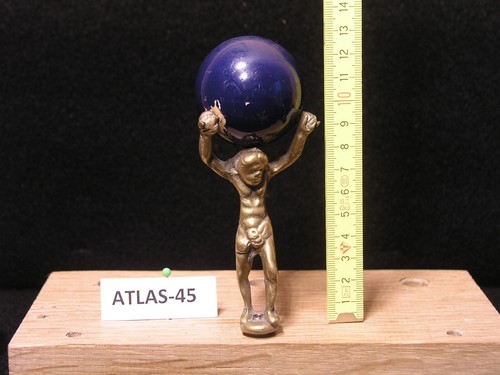 Bronze altlas mit weltkugel - altlas,