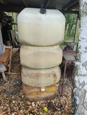 Kunststofftank 800 Liter für  Gartenbewässerung, alter Heizöltank, restentleert