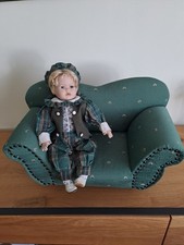 Puppensofa, handarbeit, grün