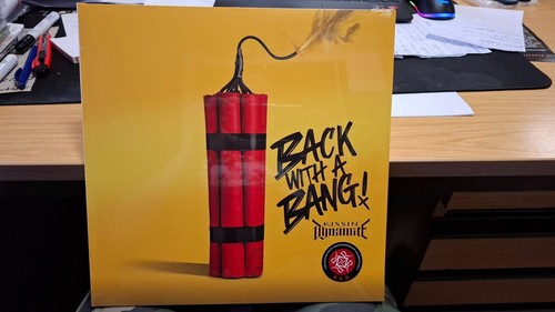 Kissin dynamite back - kissin, a