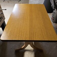 4 Gastro Tische Holz Look (kein echt Holz)