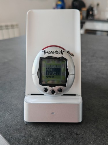 Tamagotchi bandai 2004 v2 - tamagotchi,