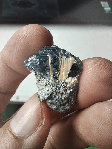 Goldrutil mega rohstein - mega,