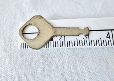 3 cm Vintage AUTA Schlüssel alt Eisen klein Tagebuch Doppelbart Koffer Spardose