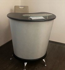 Empfangstheke – Stilvoll &