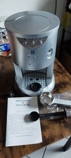 Siebträger Espresso Maschine mit Milchaufschäumer