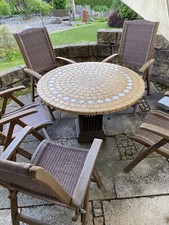 Gartentisch aus Beton/ Fliesen