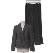 Merrytime, Business Kostüm