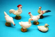 Konvolut Kunststofffiguren, Hartplastik, Hühner, Enten, Wundertütenfig., 1950er 