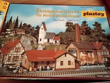 Modelleisenbahn Bausatz-Plastoy H0 5 GebäudebausDorfset Zweinitz 1:87 neuwertig