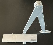 Burg-Wächter Tuerschliesser fuer Aussen– und Innentueren