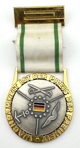 Plakette wachsamkeit abzeichen - plakette,
