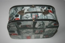 Alter kleiner Kinderkoffer