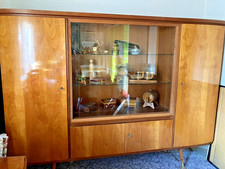 Vintagemöbel 60er Jahre                     Wohnzimmerschrank mit Anrichte