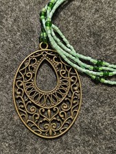 Damen Halskette Handgefertigt 88cm Amulett Anhänger 6,2cm Grün Glasperlen Bronze