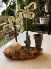 1 Elefant - 2 Kokospalmen -