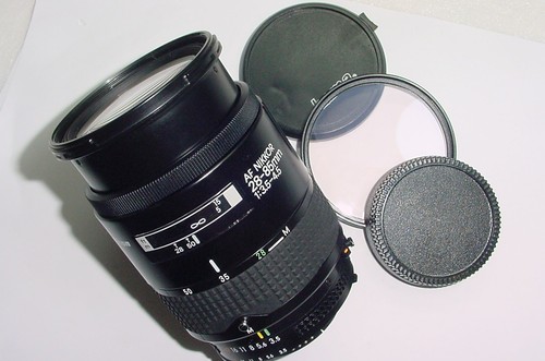Nikon 85mm 4 - f/3.5-4.5, af