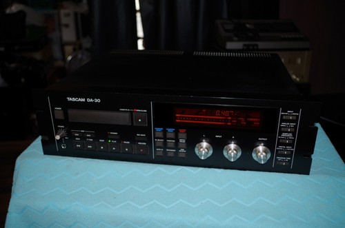 Tascam - da, (sale)