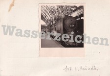 Orig. Foto Lok Nr. 01 099 im Bahnhof + Werbung Rhein. Merkur (AN625)