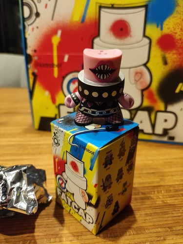 Kidrobot fatcap figure 17 - figure, nr.