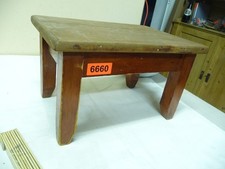 6660.      Alter Fußhocker