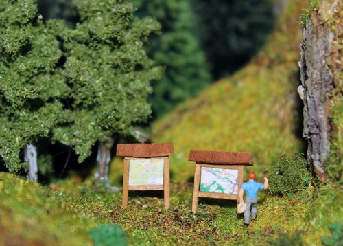 Infotafel mit wanderrouten - mit, aus