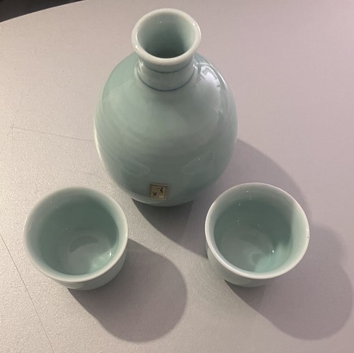 Asiatische becher mit flasche - becher,