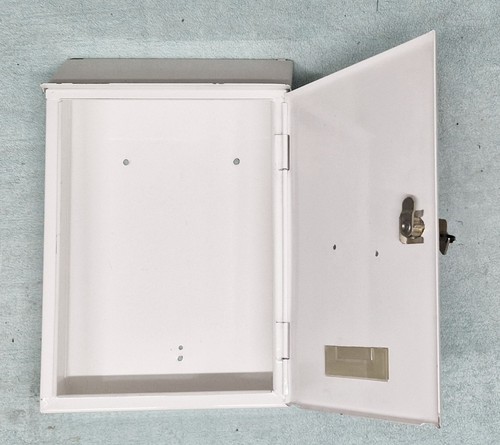 Briefkasten mit schloss - briefkasten,