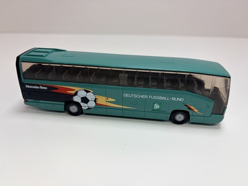 Wiking 404 rhd bus - 404,