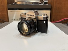 Konica Autoreflex T3 Kamera mit Hexanon AR 50mm f/1.4 Objektiv