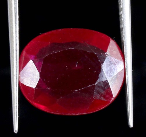 Red bixbite beryl oval - bixbite, 7,60
