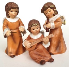 Goebel Weihnacht Porzellan Figuren 3 Engel mit Instrumenten Kleid braun H 10 cm
