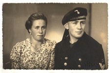 Foto/Photo Portrait Kriegsmarine Funker Funk Matrose & Frau; Goldap (Ostpr.)