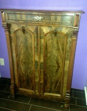 Vertiko Kommode Antik Gründerzeit Jugendstil Schrank Nussbaum um 1880, 1884