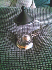 Teezubereiter  mit Siebeinsatz Teeei Teekanne