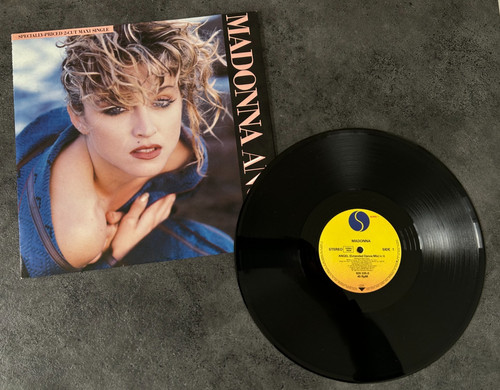Madonna angel into - -,