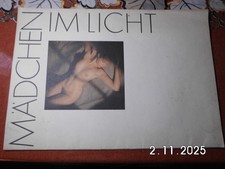Mappe Mädchen im Licht Kunstdruck