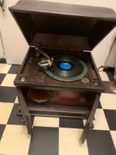 His Masters Voice Tisch