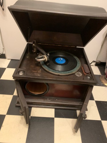 His masters voice tisch - his,