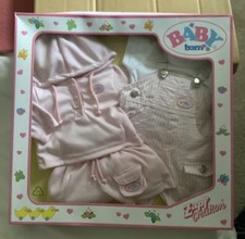 Baby Born Vintage Outfits, Latzhose, Tshirt, Mütze Neu & Originalverpackt Zapf Creation, Neu mit Karton