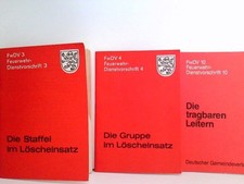 Konvolut bestehebd aus 3 Heften, zum Thema: Feuerwehrdienstvorschrift. Der Hessi
