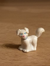 MINI Polly Pocket Figur Hund Stehend Weißes Fell Blaue Augen Mattel mit Magnet