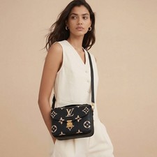 LOUIS VUITTON Pochette Metis