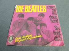 Singles  -  Vinyl  -  Beatles  -  Komm gib mir Deine Hand  -  Sie liebt Dich -