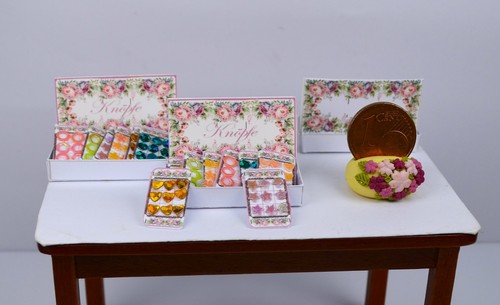 Display mit 8 - , knopfkarten