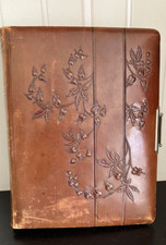 Altes Familien Foto Album mit Hartpapp Fotos Leder Einband Fibel