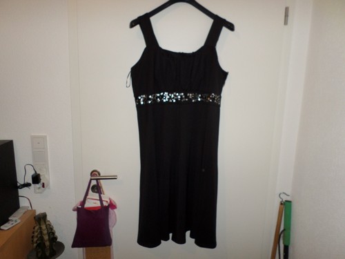 Schwarzes kleid mit pailletten - mit,