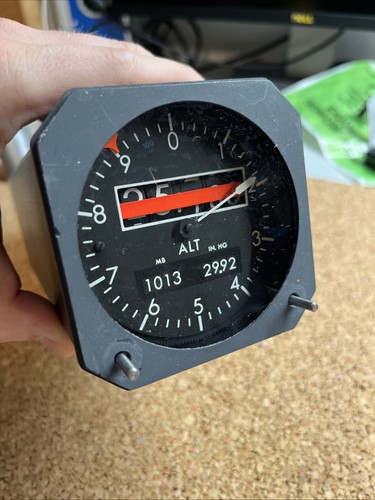 Flight simulator altimeter