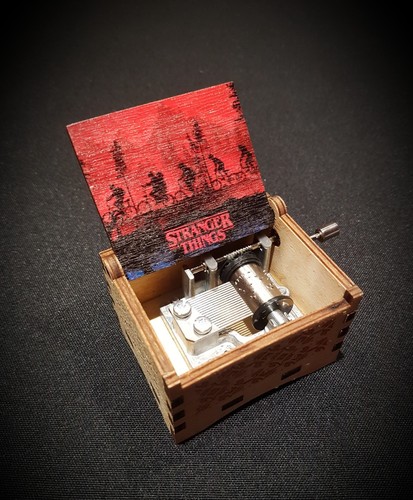 Stranger things holz spieluhr - things,